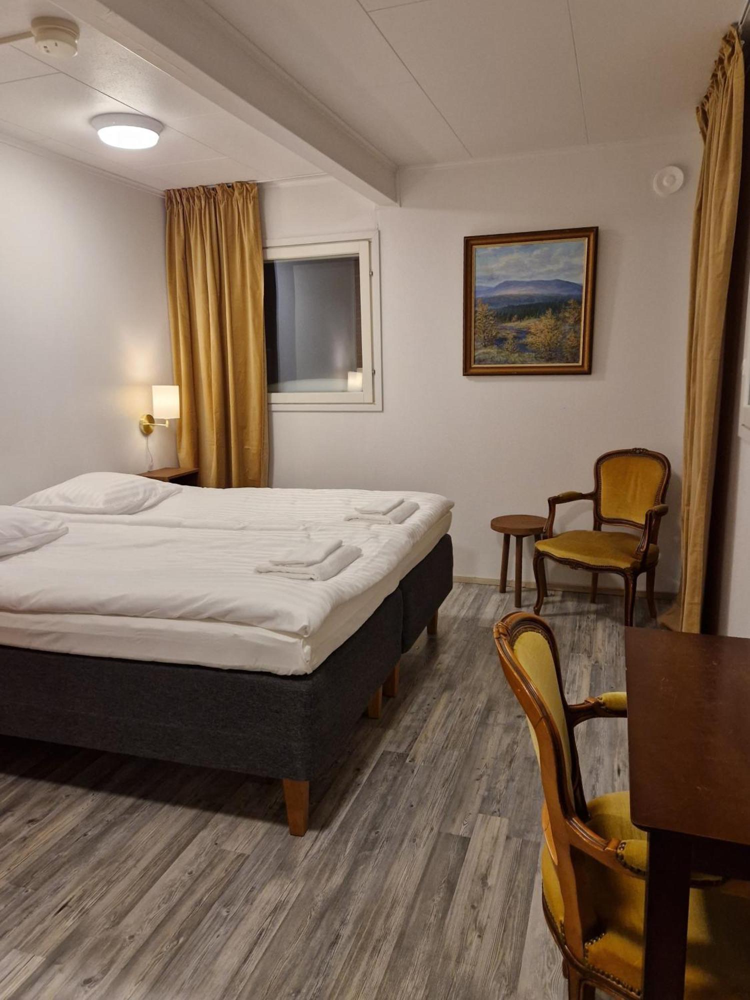 The Sleeping Bear Hotel Inari Buitenkant foto